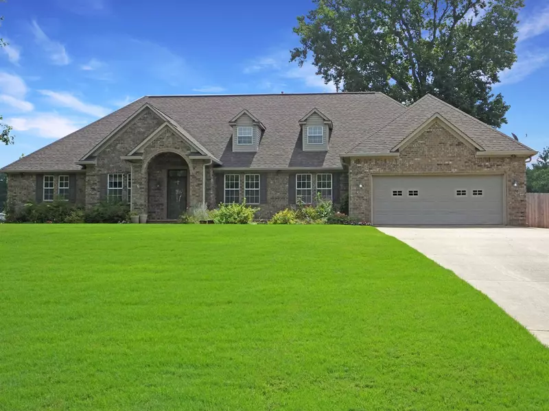 74 CLYDESGATE CV, Atoka, TN 38004