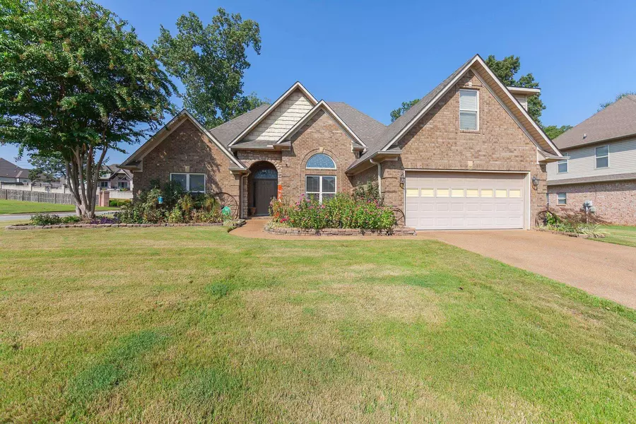 7 GREENWICH CV, Jackson, TN 38305