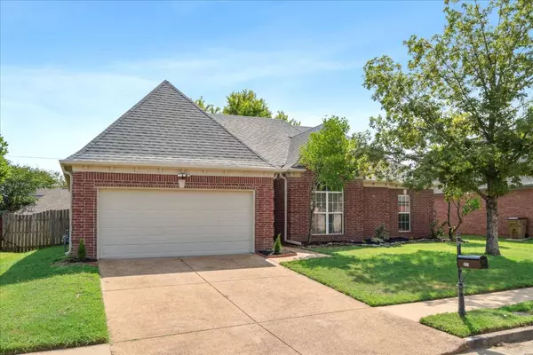 Cordova, TN 38016,9813 CALDERDALE DR