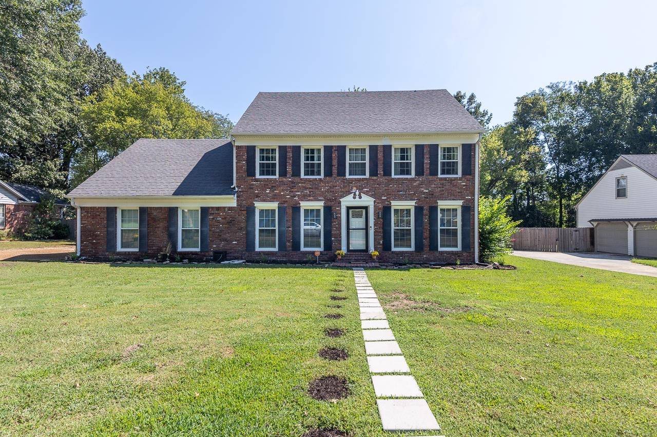 800 TISSINGTON DR, Collierville, TN 38017