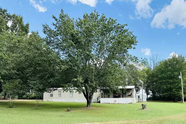 585 DOROTHY ANN LN, Saltillo, TN 38370