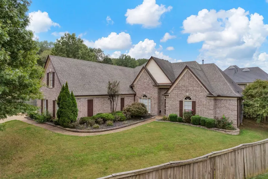 1053 S BARNWELL CV, Memphis, TN 38018
