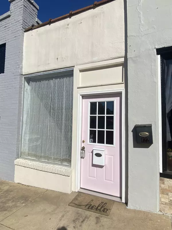 Covington, TN 38019,124 PLEASANT AVE W