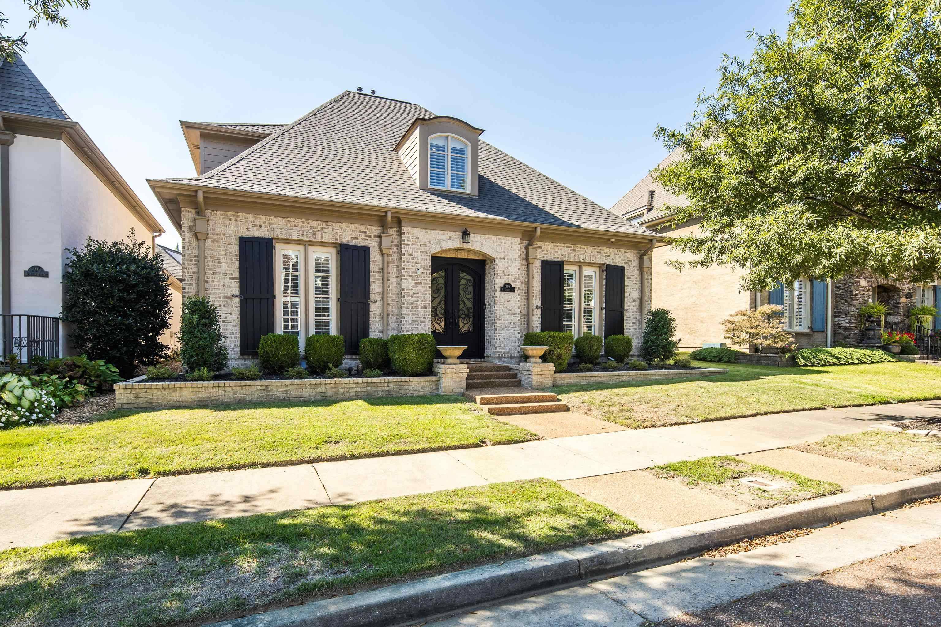 Collierville, TN 38017,289 W COLBERT ST