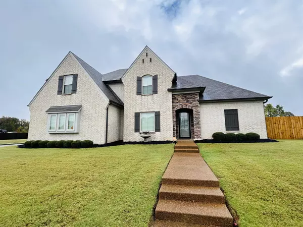 6168 CHRISTINA WOOD DR, Bartlett, TN 38135