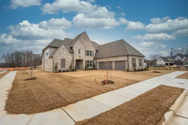 Lakeland, TN 38002,5364 KAITLYNN ROSE DR W
