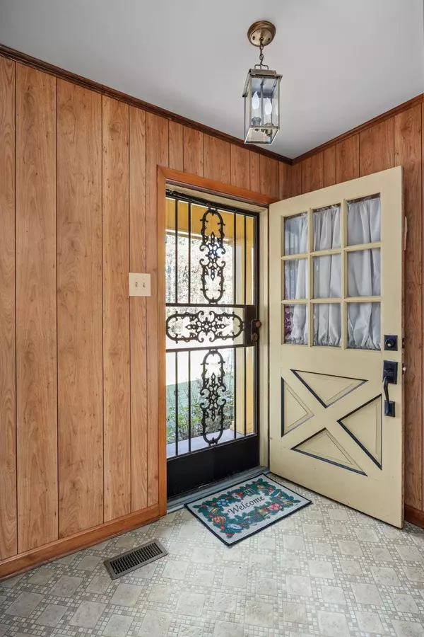 Corinth, MS 38834,213 FORREST SCHOOL RD