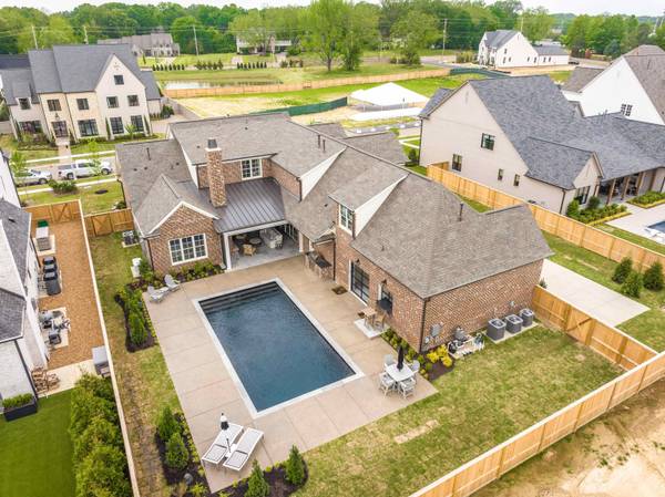 3232 CADDIS LN, Germantown, TN 38138
