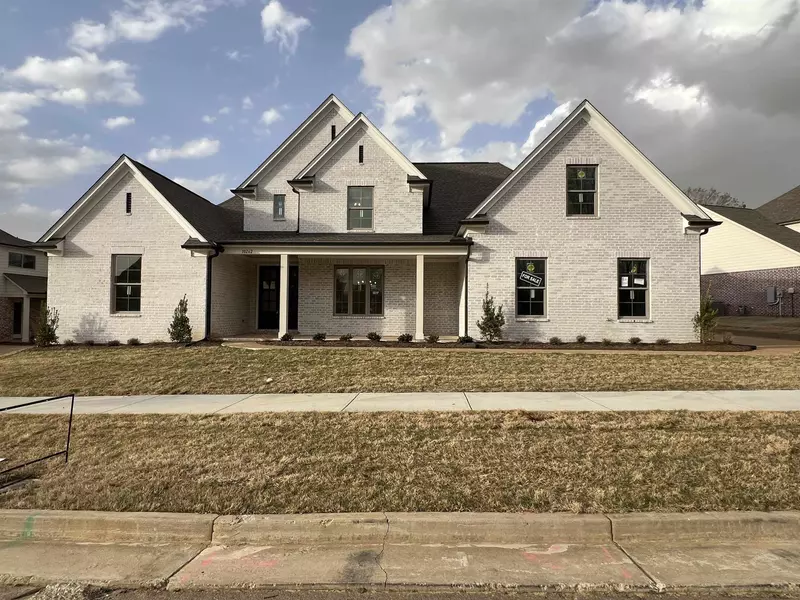 10262 GRAY HERON DR, Lakeland, TN 38002