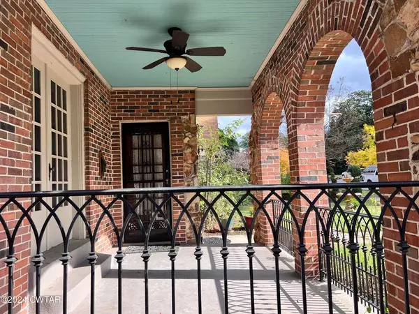 Jackson, TN 38301-4720,523 WESTMORELAND PL