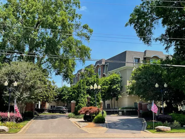 Memphis, TN 38119,5400 PARK AVE #309