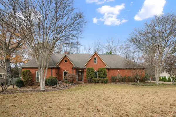 9032 SUMMER GROVE CV, Cordova, TN 38018