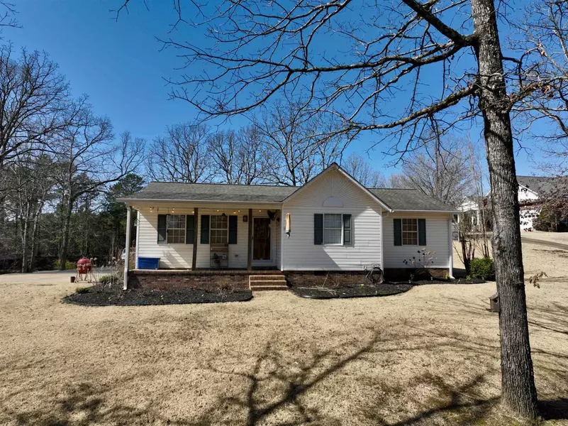 39 FAIRWAY PL, Selmer, TN 38375-1548