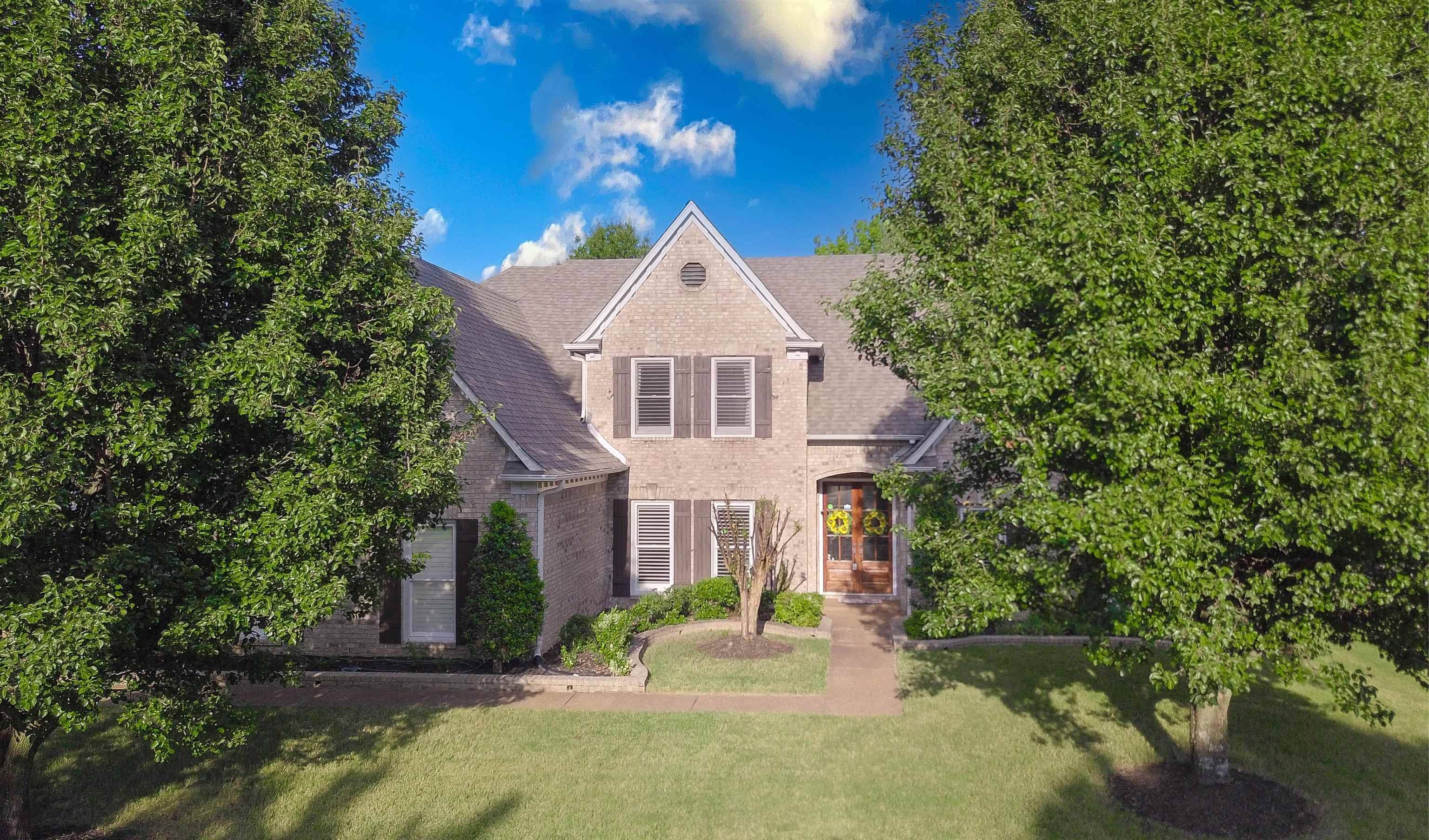1564 E INDIAN WELLS DR, Collierville, TN 38017