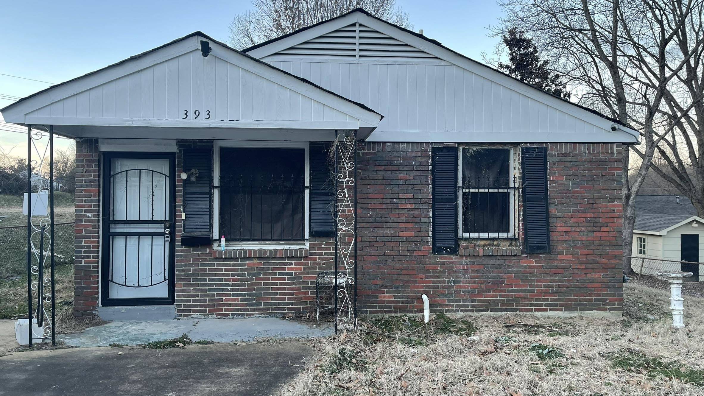 393 CARBON RD, Memphis, TN 38109