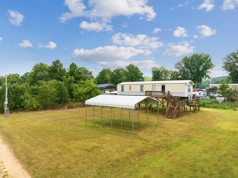 100 DRY DR, Decaturville, TN 38329