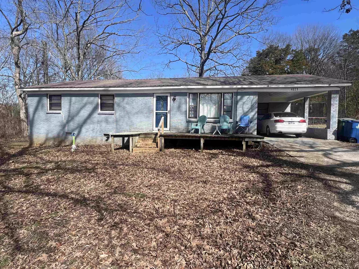 Clifton, TN 38425,4021 MORRISON CREEK RD