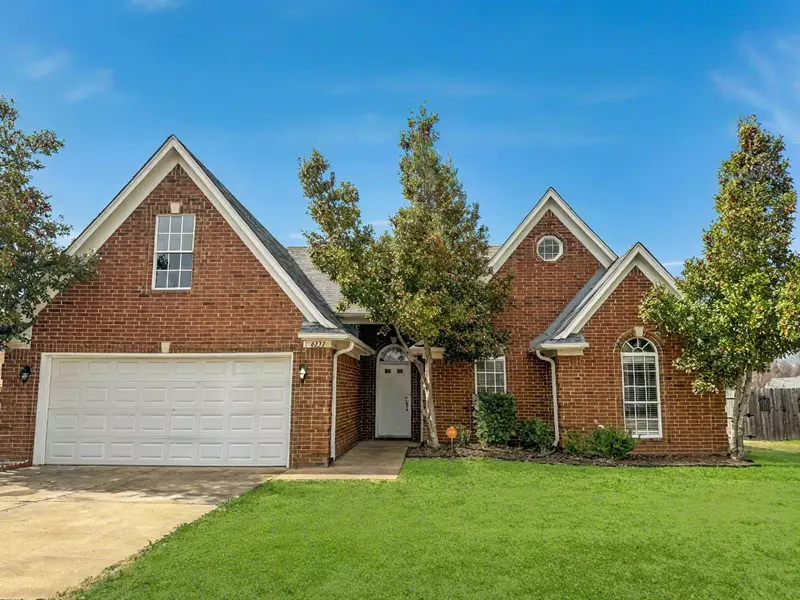 6237 N RAVENWOOD PARK DR, Horn Lake, MS 38637