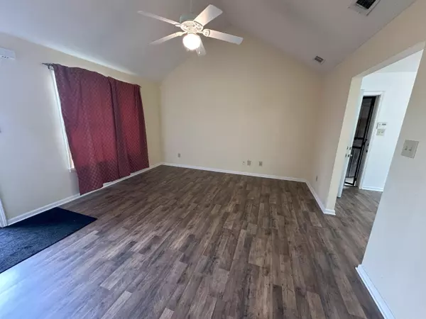 Moscow, TN 38057,90 OLIVER LN