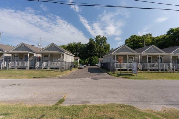 1044 DELMAR AVE, Memphis, TN 38105