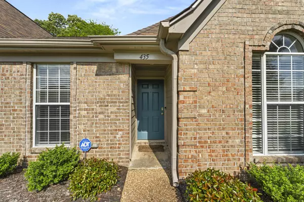 Oakland, TN 38060,435 TATE DR