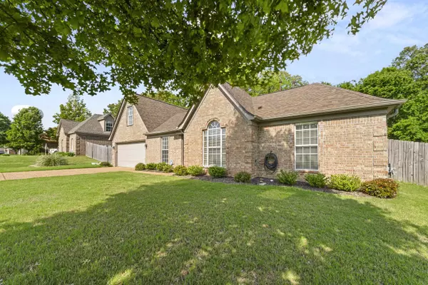 Oakland, TN 38060,435 TATE DR