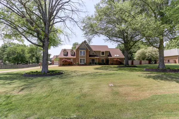 3275 BRUTON PARISH DR,  Bartlett,  TN 38133