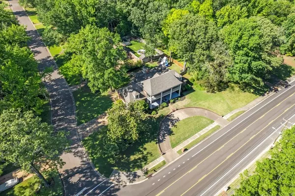 Germantown, TN 38139,8475 DOGWOOD RD