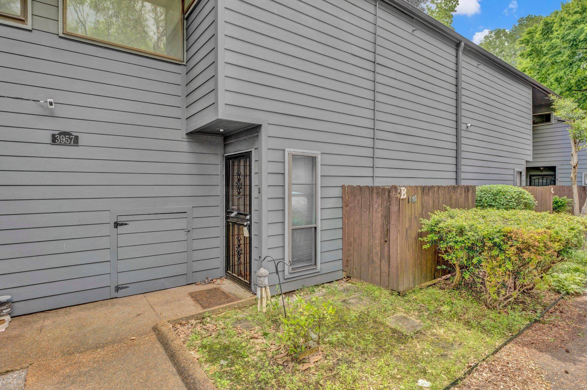 3957 GRAHAMDALE CIR #3957B, Memphis, TN 38122