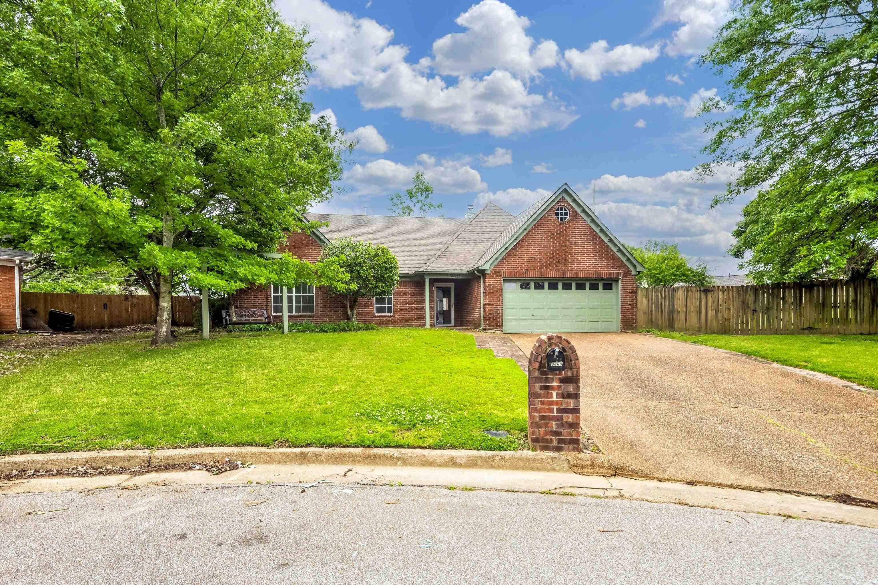 9669 MEADOW GREEN CV, Lakeland, TN 38002