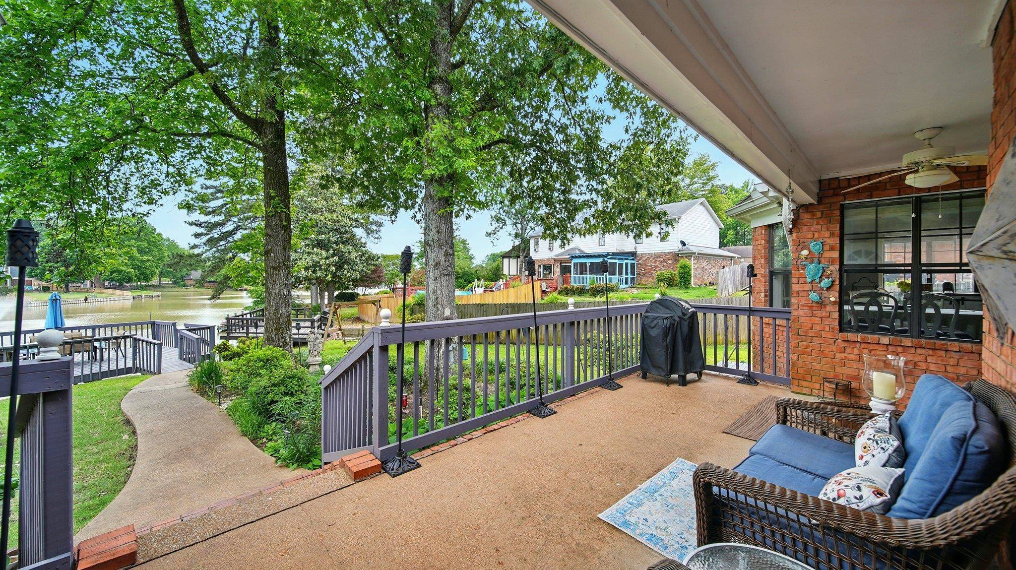 2458 CARROLLWOOD LN, Memphis, TN 38016