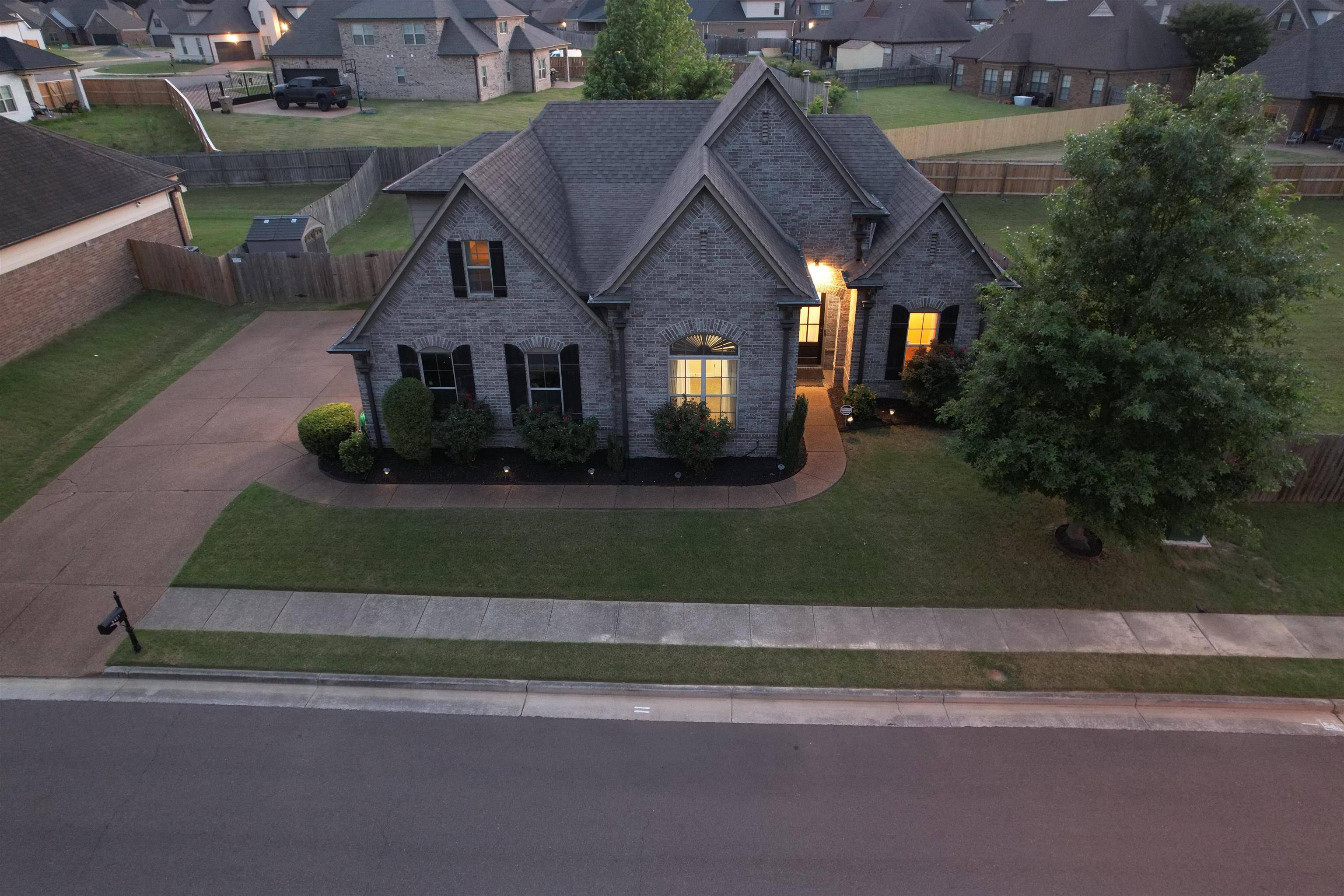 5401 MEADOWBRIAR TRL,  Unicorp/memphis,  TN 38125