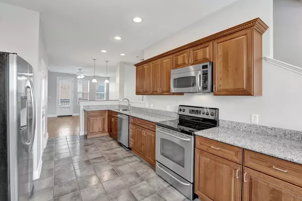 Memphis, TN 38103,70 W CAROLINA AVE #102