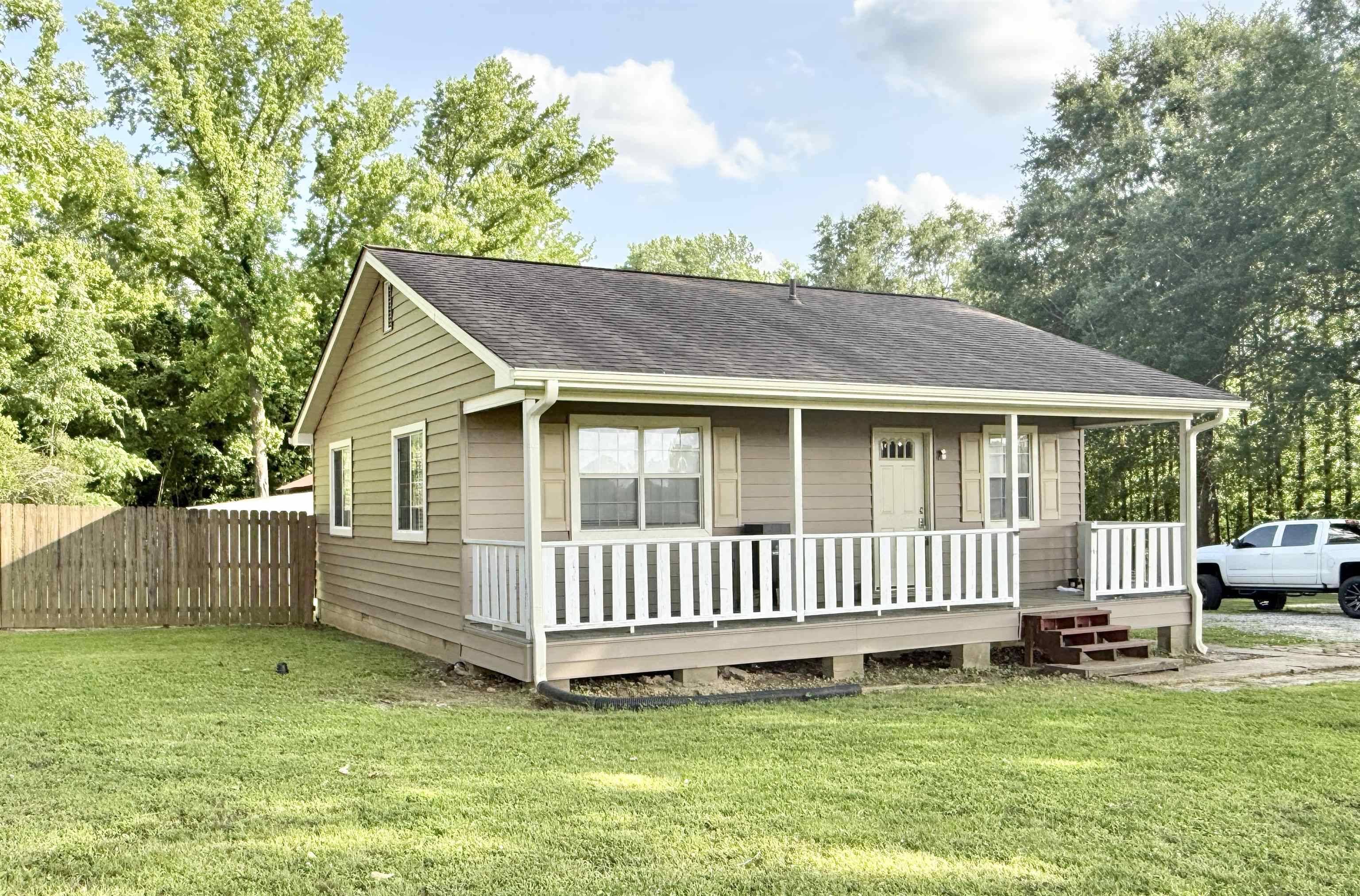 Drummonds, TN 38023,979 PINE LN