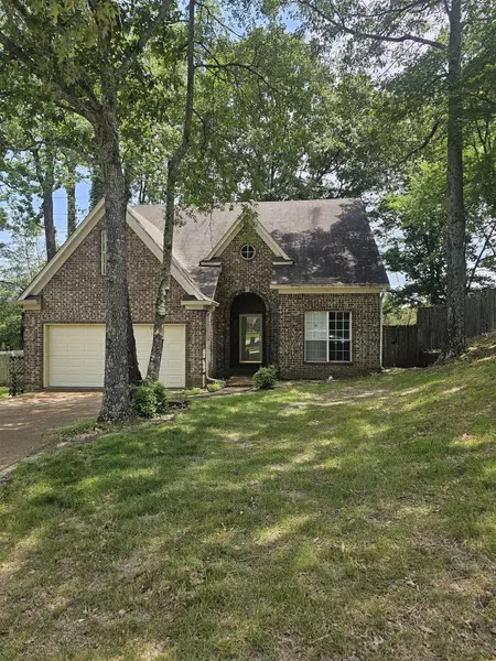 222 WALNUT TRACE DR, Memphis, TN 38018