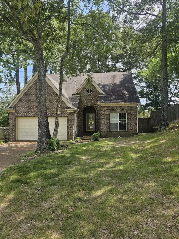 222 WALNUT TRACE DR, Memphis, TN 38018