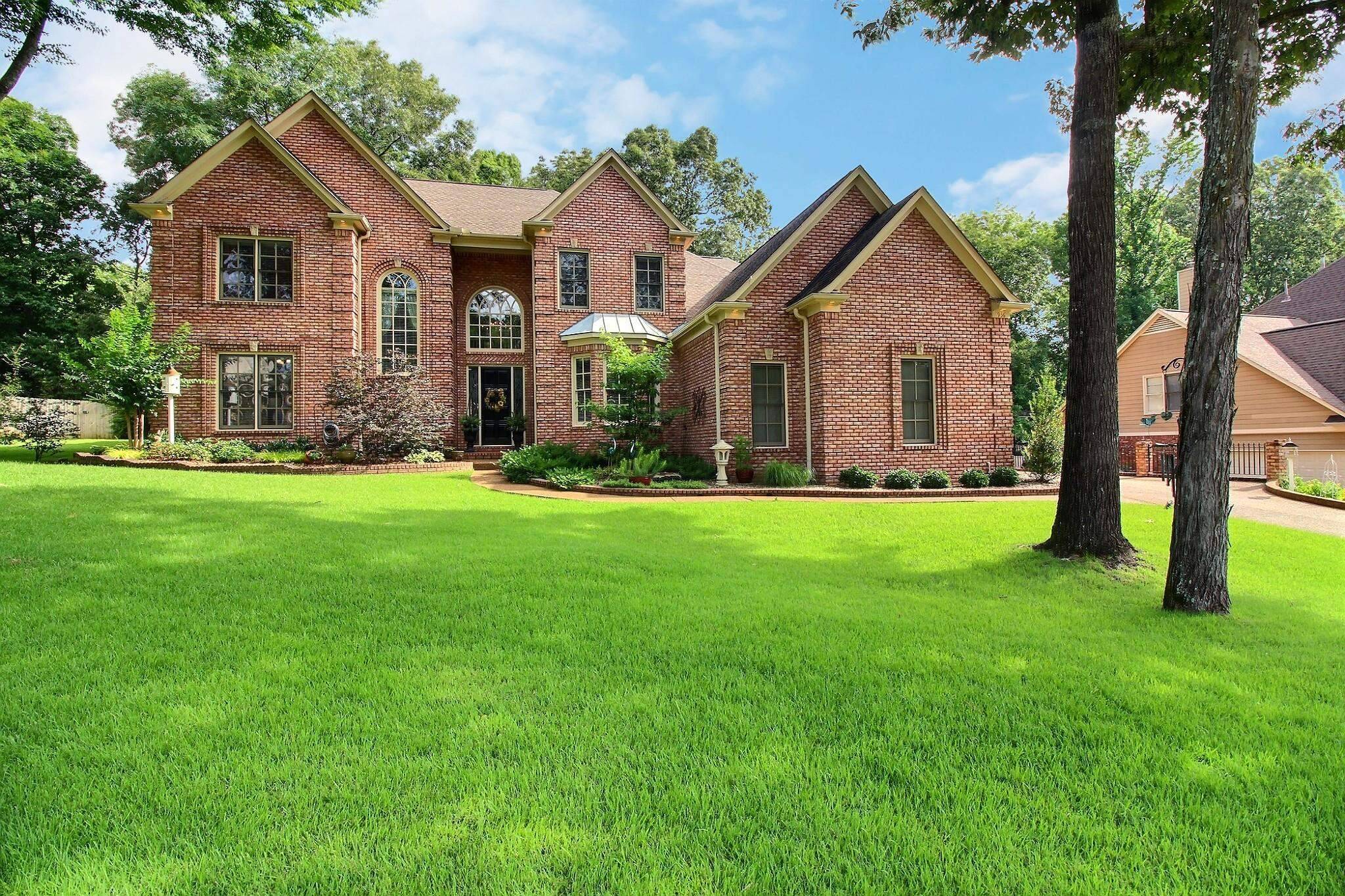 936 OAKMONT RIDGE CV, Collierville, TN 38017