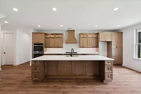 Lakeland, TN 38002,10305 WADING HERON LN