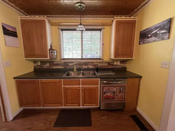 Savannah, TN 38372,870 CLAY LOOP