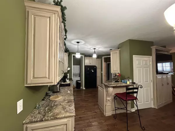 Cherokee, AL 35616,290 EAGLE POINT RD