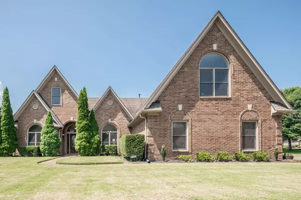 4829 FOX SPRINGS DR, Collierville, TN 38017