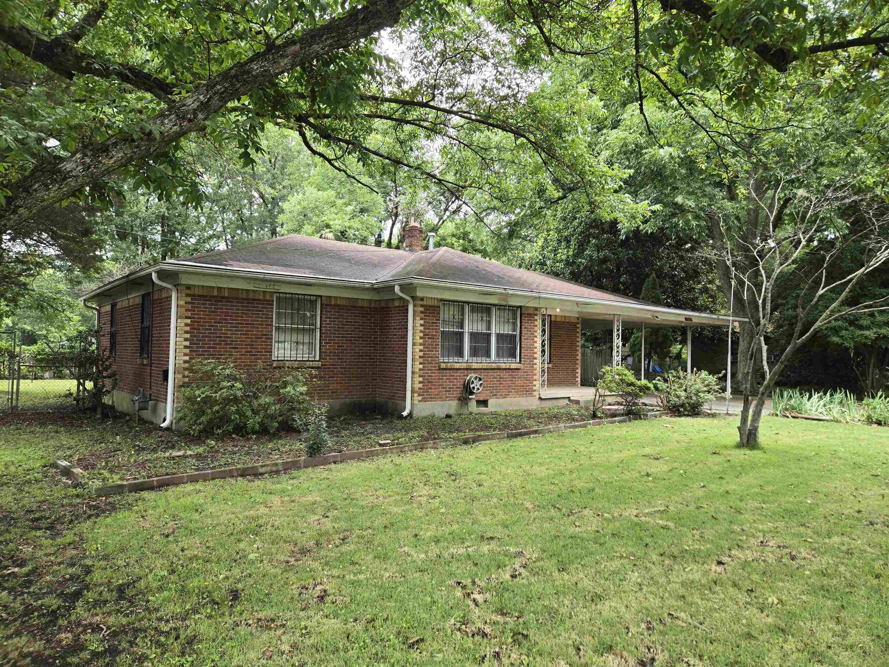 1568 ROLLING HILLS DR, Memphis, TN 38127
