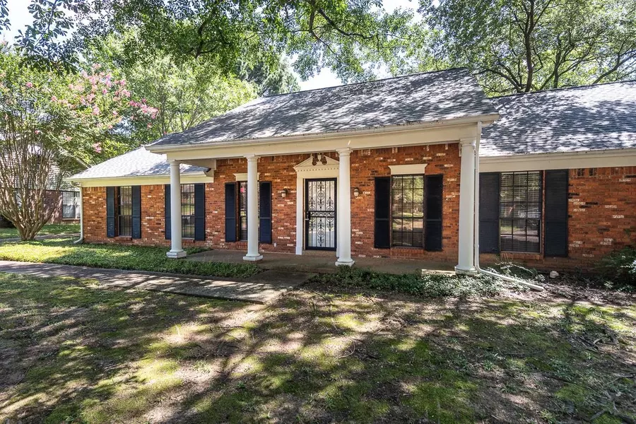 3014 CANE CREEK DR, Germantown, TN 38138