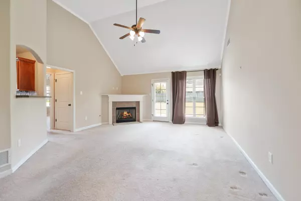Oakland, TN 38060,435 LAKEWOOD DR