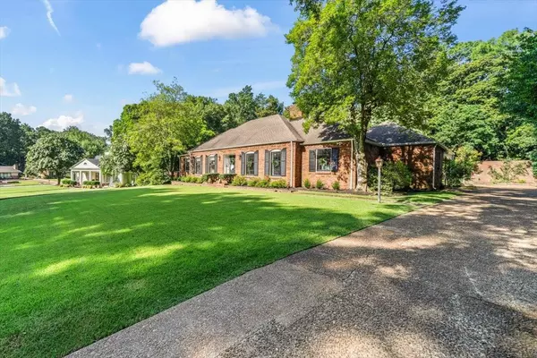 Memphis, TN 38117,271 WAKEFIELD DR
