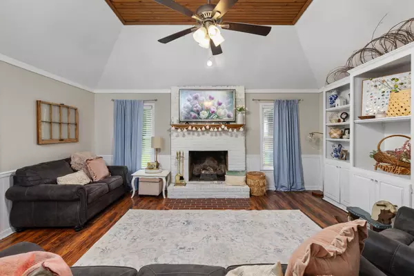 Corinth, MS 38834,1001 PRIMROSE CV