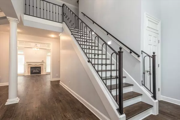 Collierville, TN 38017,566 GREEN OAKS LN