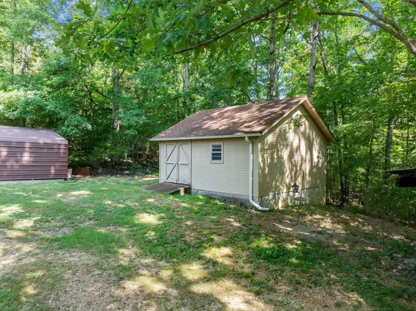 Linden, TN 37096,380 CYPRESS CREEK RD