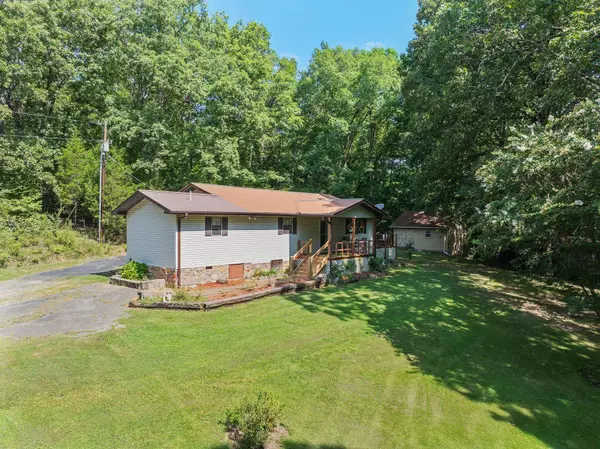 380 CYPRESS CREEK RD,  Linden,  TN 37096