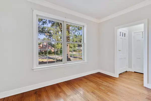 Memphis, TN 38107,996 RAINBOW DR E